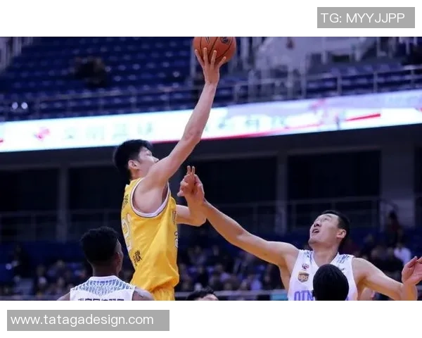 翁特哈兴迎战勒沃库森全力争胜展现球队实力与斗志 翁特哈兴迎战勒沃库森全力争胜展现球队实力与斗志