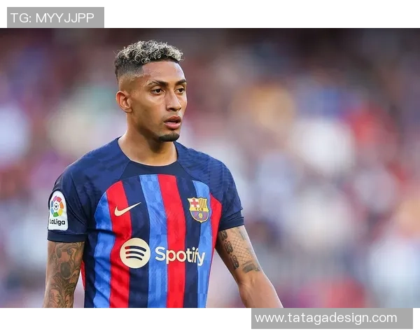 忠实！每体：拉菲尼亚现在没经纪人，回绝一切脱离巴萨的商洽